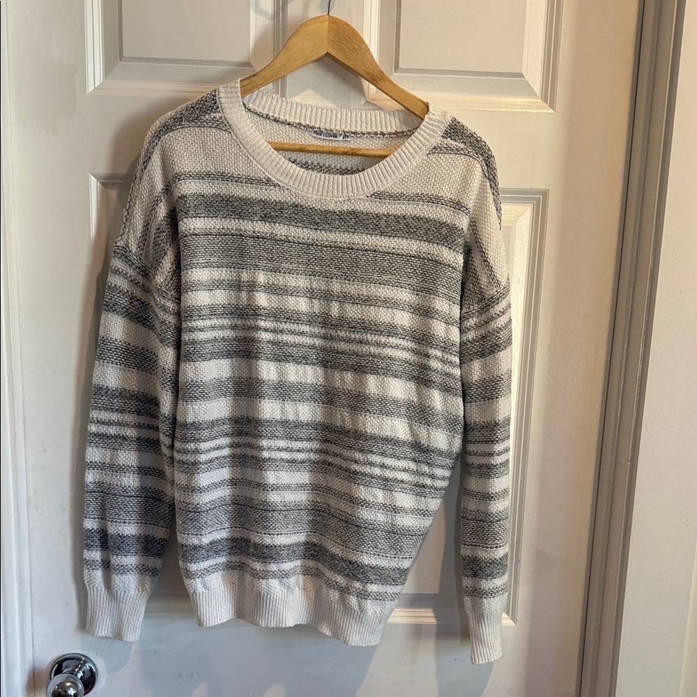 Pink Clover Men's Sweater in Gray and White Stripes